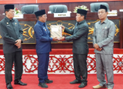 Pedoman Pembangunan Mura 2025–2029 Disahkan, Bupati Heriyus Serahkan Rancangan Anggaran 2026